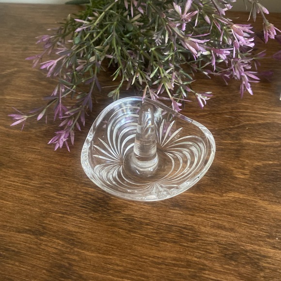 Vintage Crystal lead Ring Holder - Picture 2 of 3